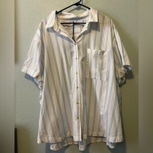 NWT Ava + Viv blue and white button up